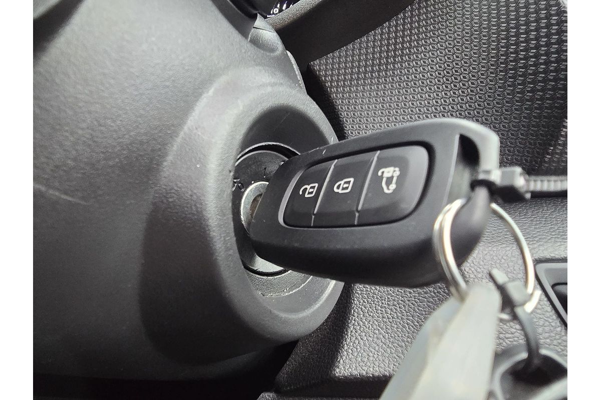 2023 Renault Trafic Pro X82 SWB