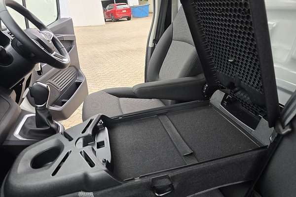 2023 Renault Trafic Pro X82 SWB