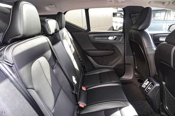 2024 Volvo XC40 Ultra B4 Bright