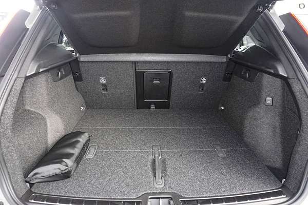 2024 Volvo XC40 Ultra B4 Bright