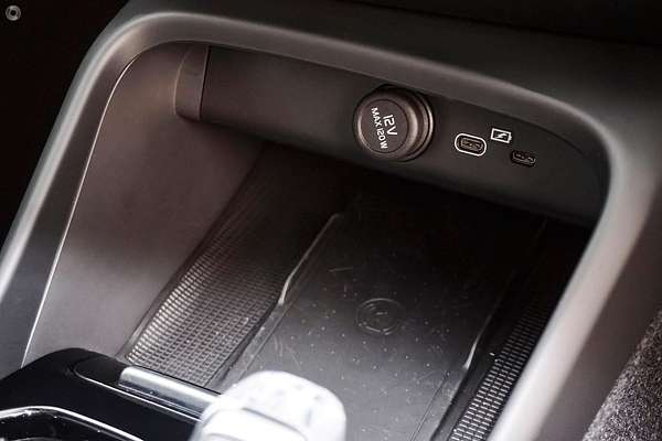 2024 Volvo XC40 Ultra B4 Bright