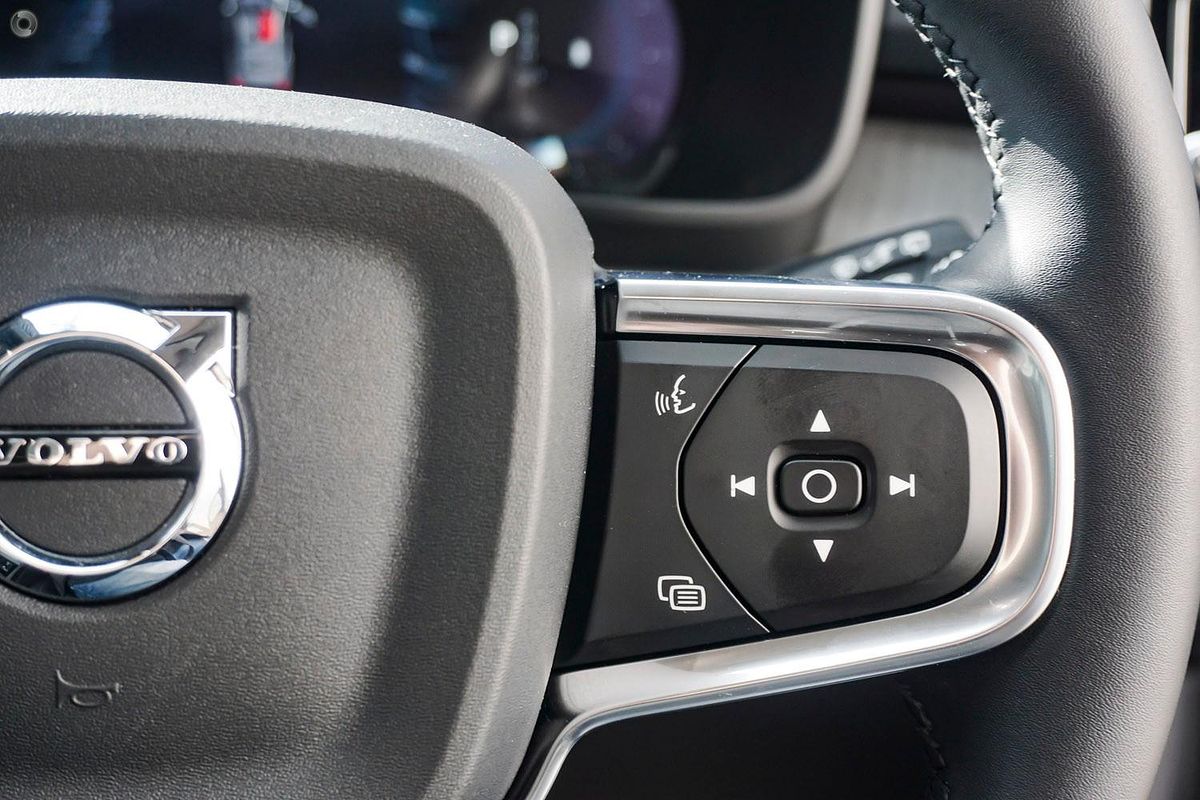 2024 Volvo XC40 Ultra B4 Bright