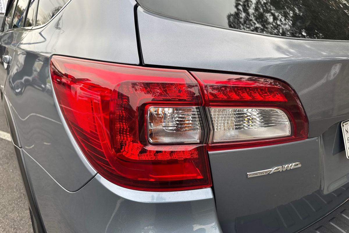 2018 Subaru Outback 2.5i Premium 5GEN