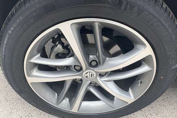 2022 MG HS Essence SAS23