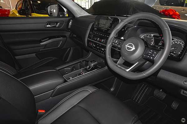 2024 Nissan Pathfinder Ti R53