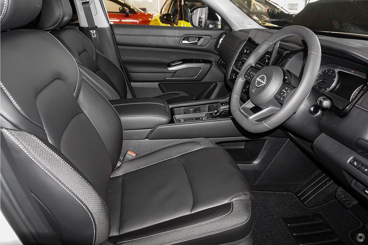 2024 Nissan Pathfinder Ti R53