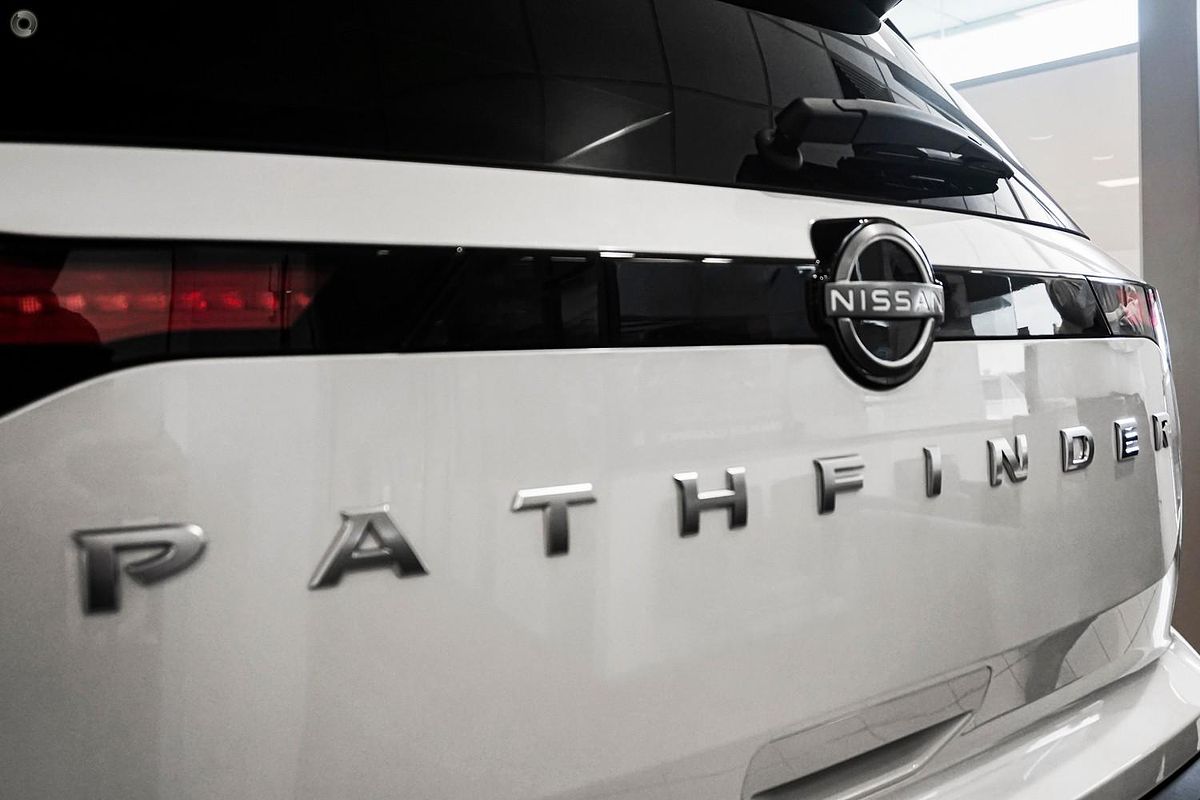 2024 Nissan Pathfinder Ti R53