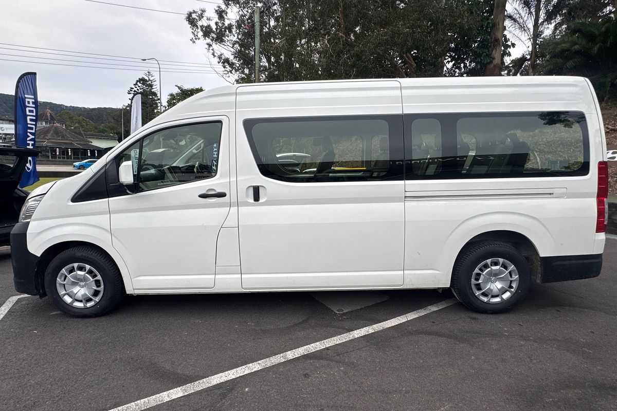 2021 Toyota Hiace Commuter GDH322R