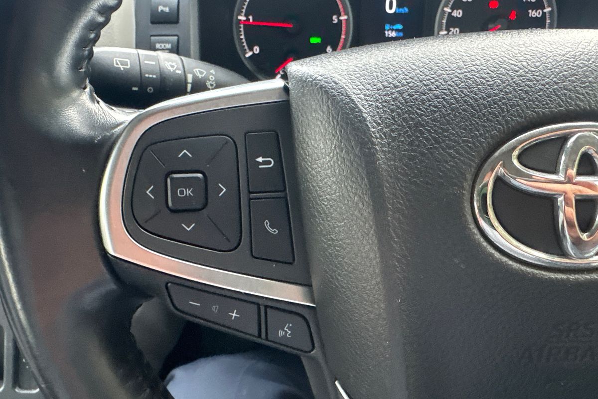 2021 Toyota Hiace Commuter GDH322R