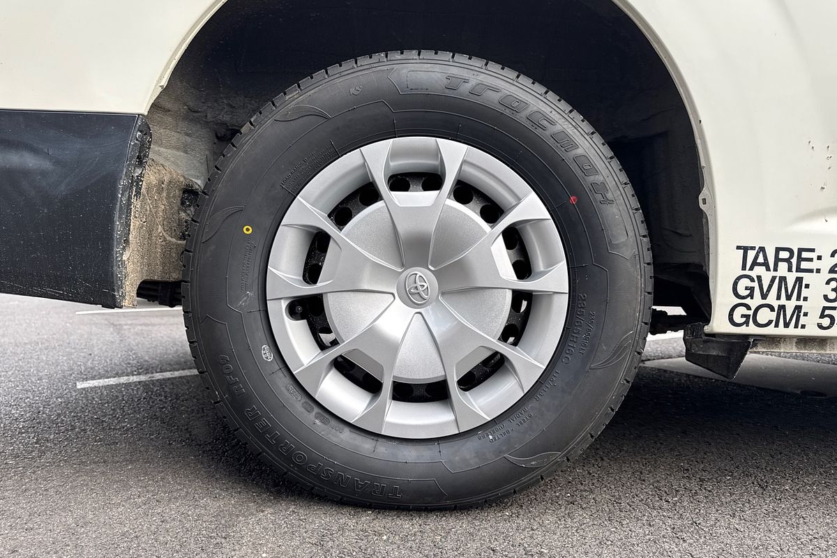 2021 Toyota Hiace Commuter GDH322R