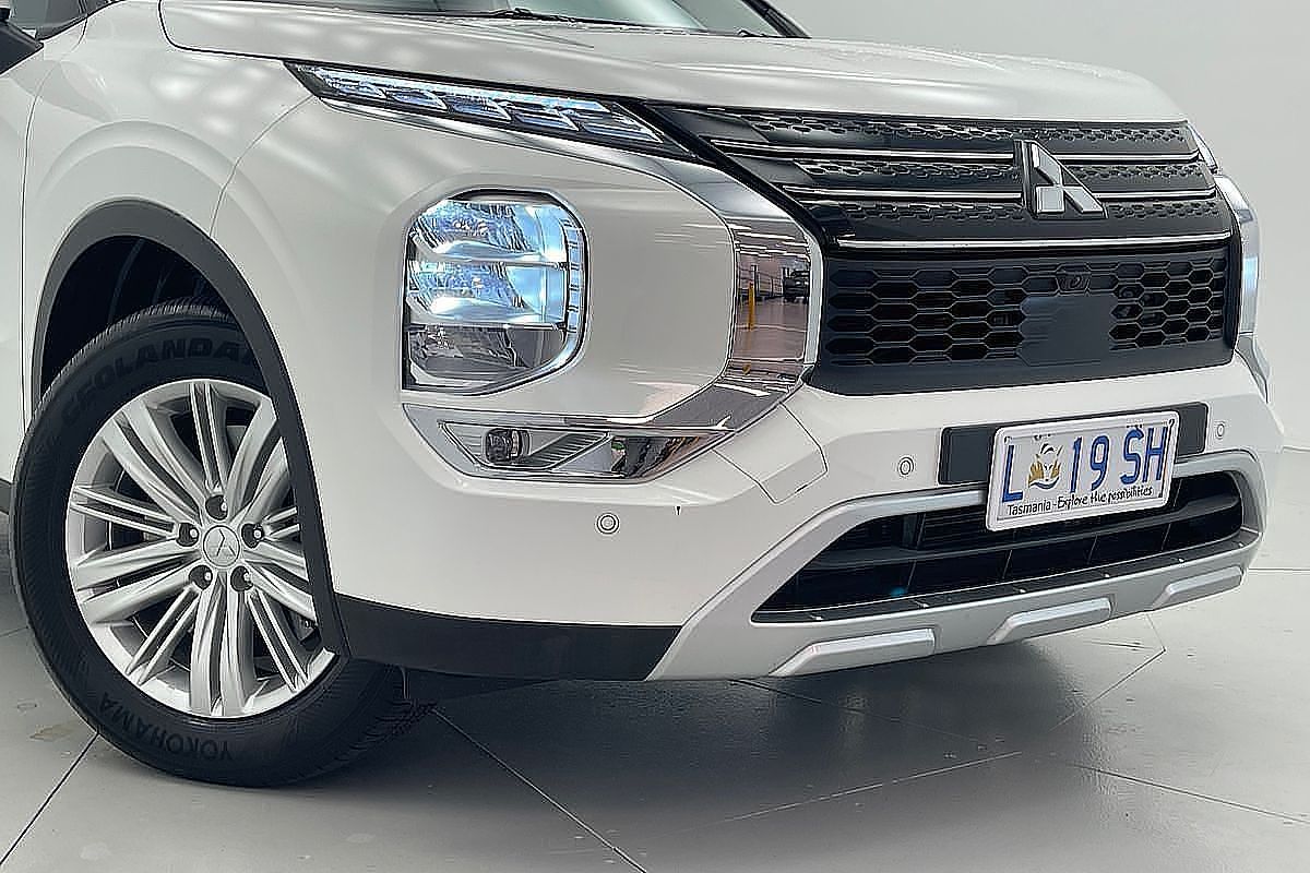 2024 Mitsubishi Outlander LS ZM