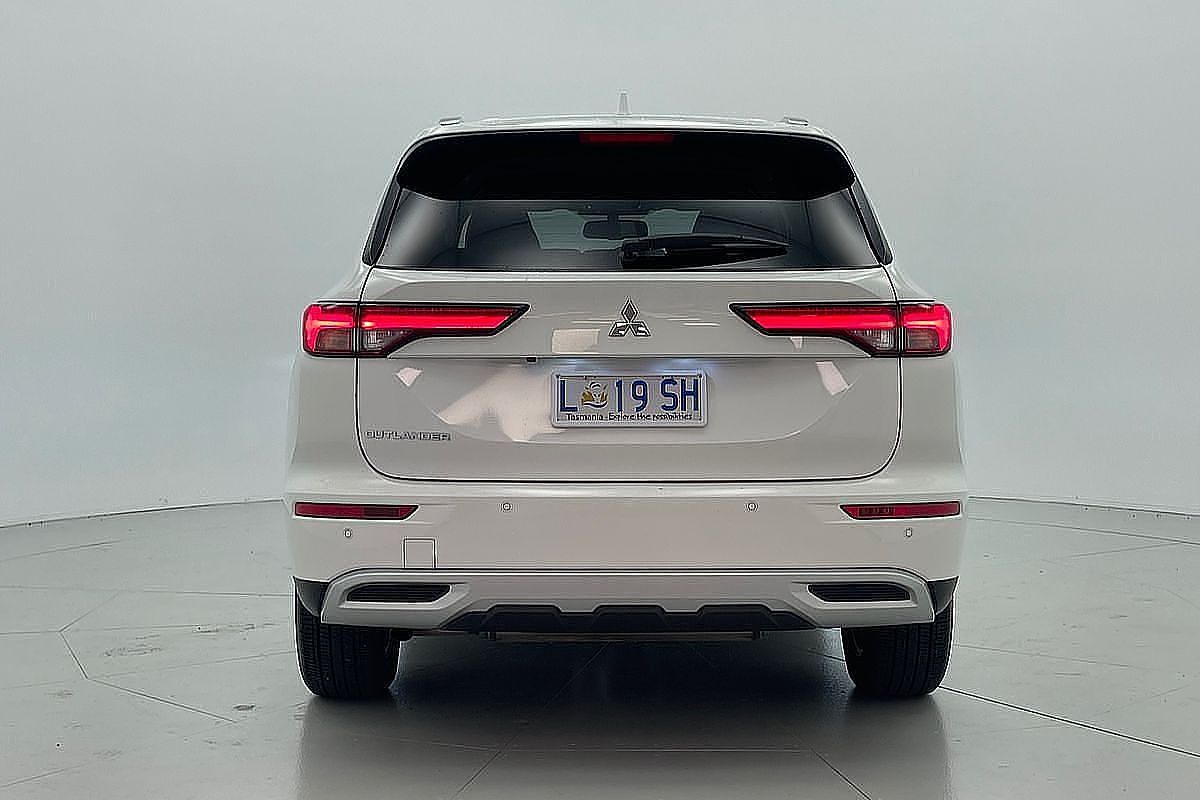 2024 Mitsubishi Outlander LS ZM