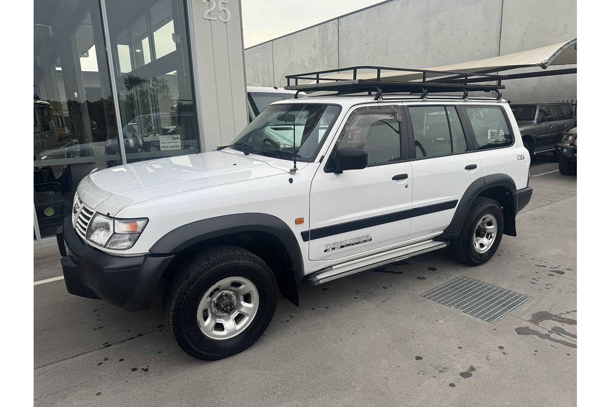 2000 Nissan Patrol ST GU