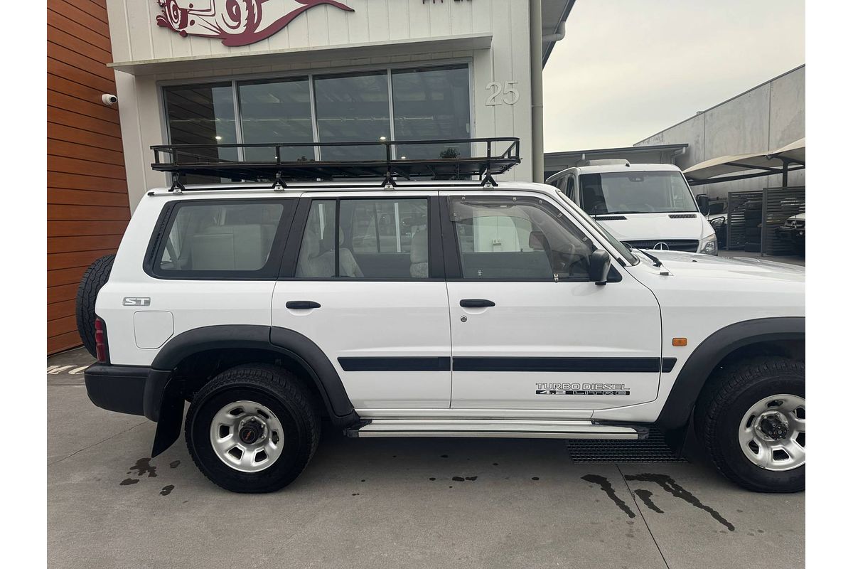 2000 Nissan Patrol ST GU