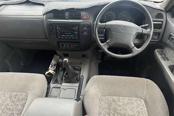 2000 Nissan Patrol ST GU