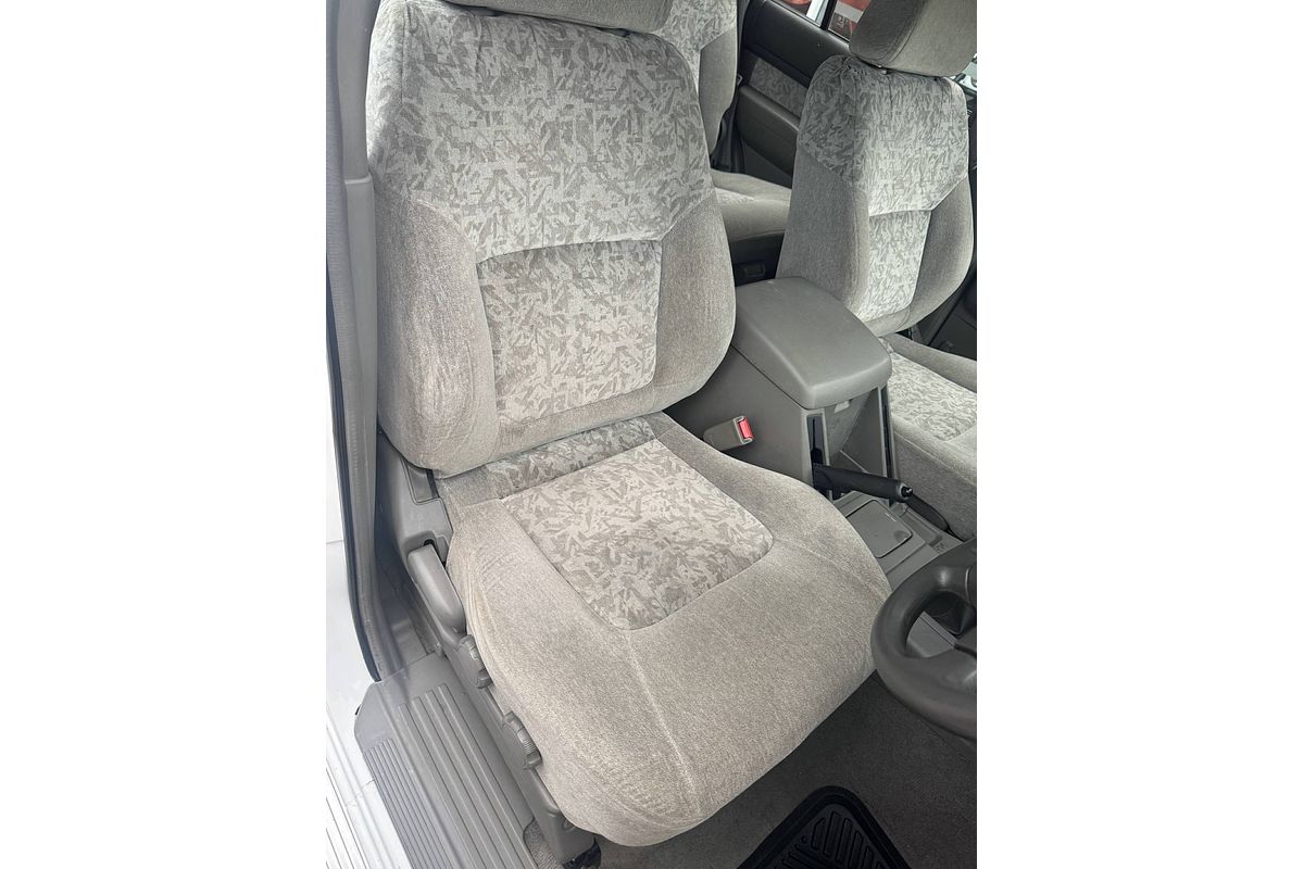 2000 Nissan Patrol ST GU