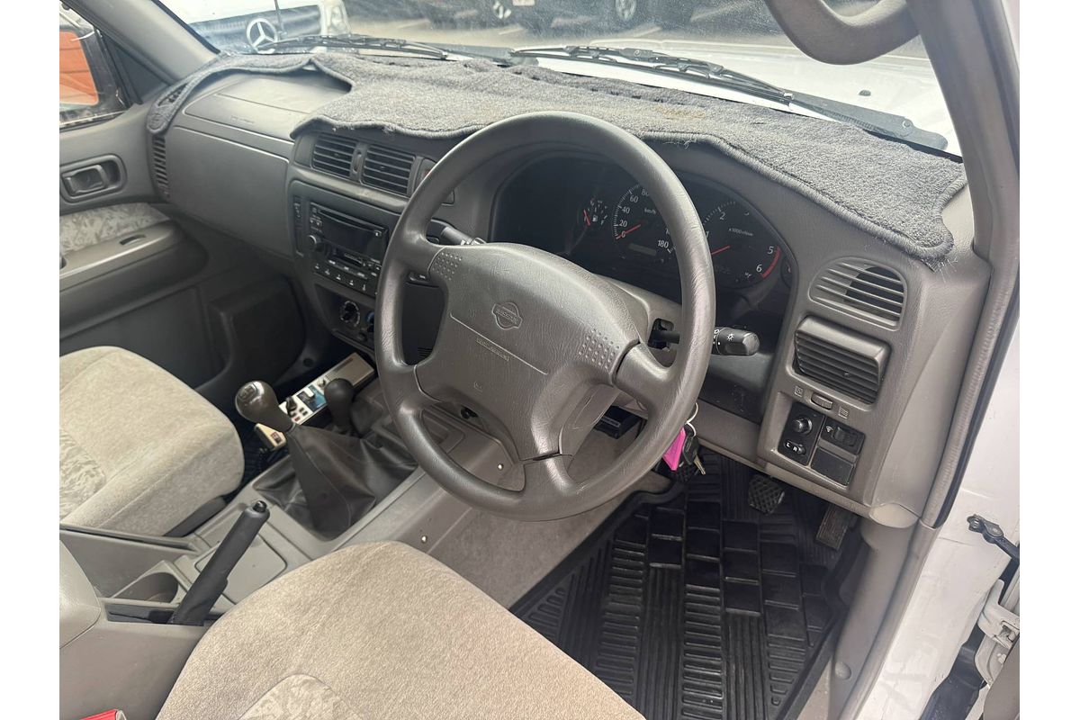 2000 Nissan Patrol ST GU
