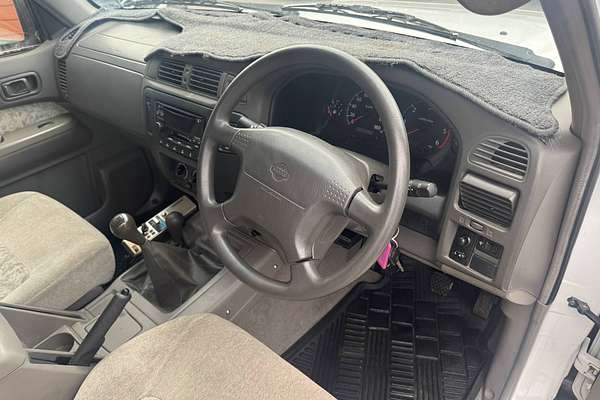 2000 Nissan Patrol ST GU