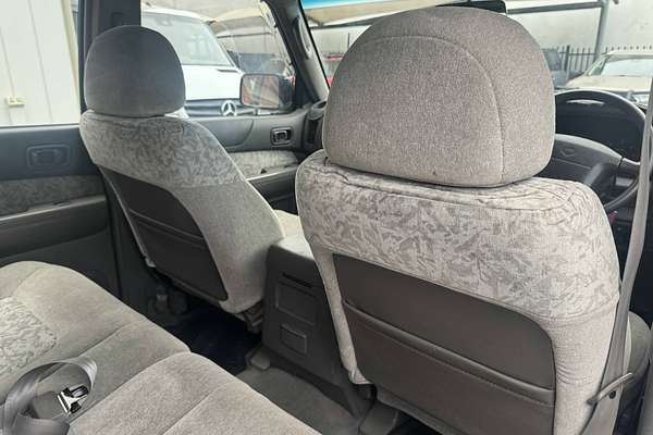 2000 Nissan Patrol ST GU