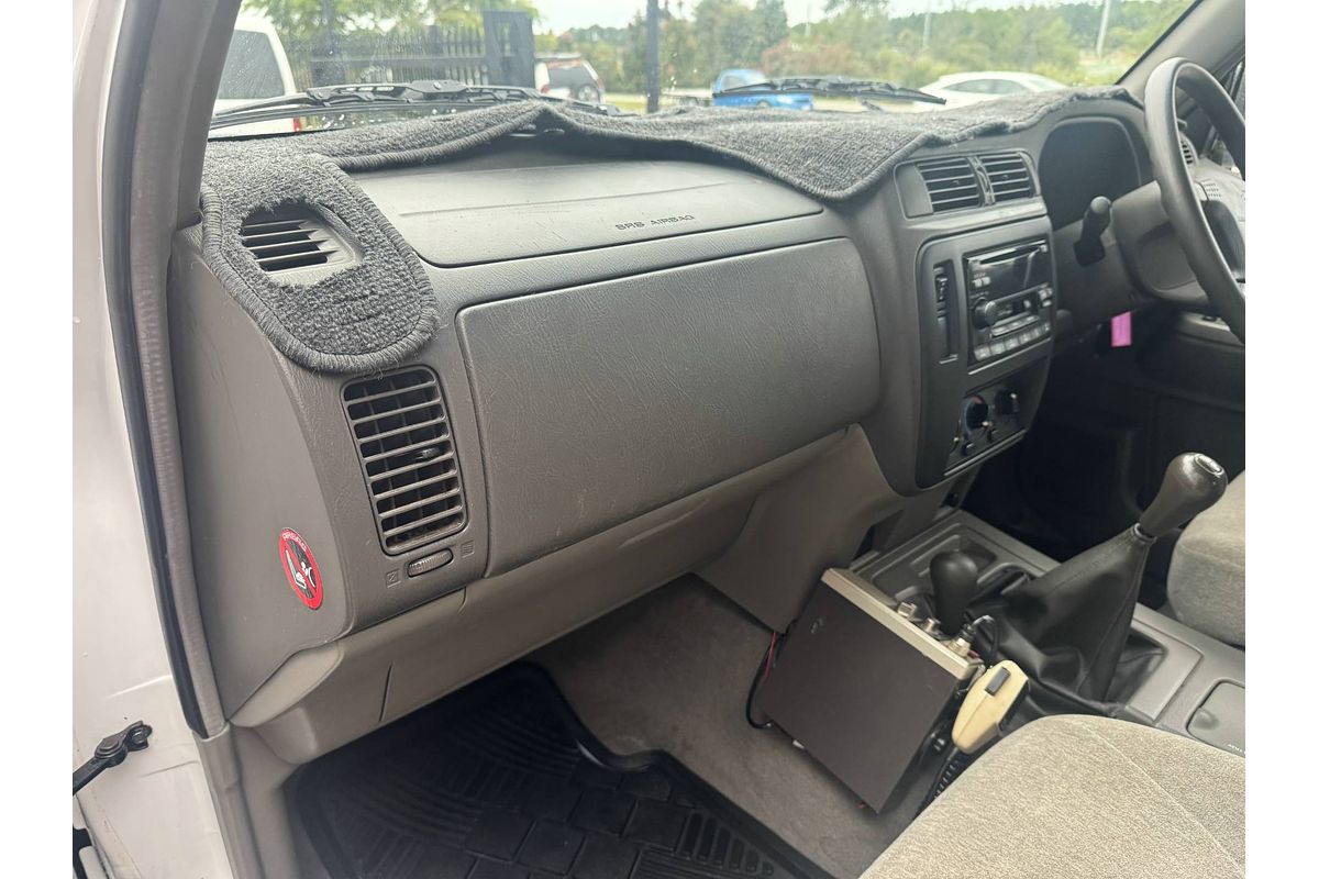 2000 Nissan Patrol ST GU