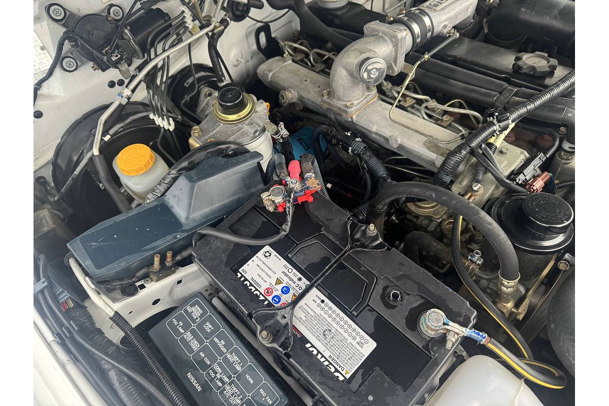 2000 Nissan Patrol ST GU