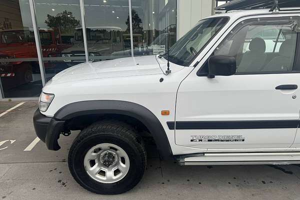2000 Nissan Patrol ST GU