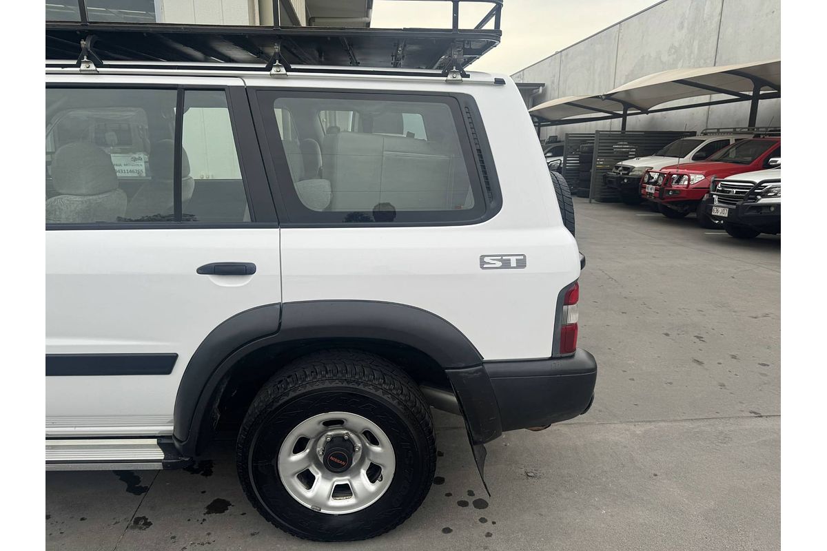 2000 Nissan Patrol ST GU