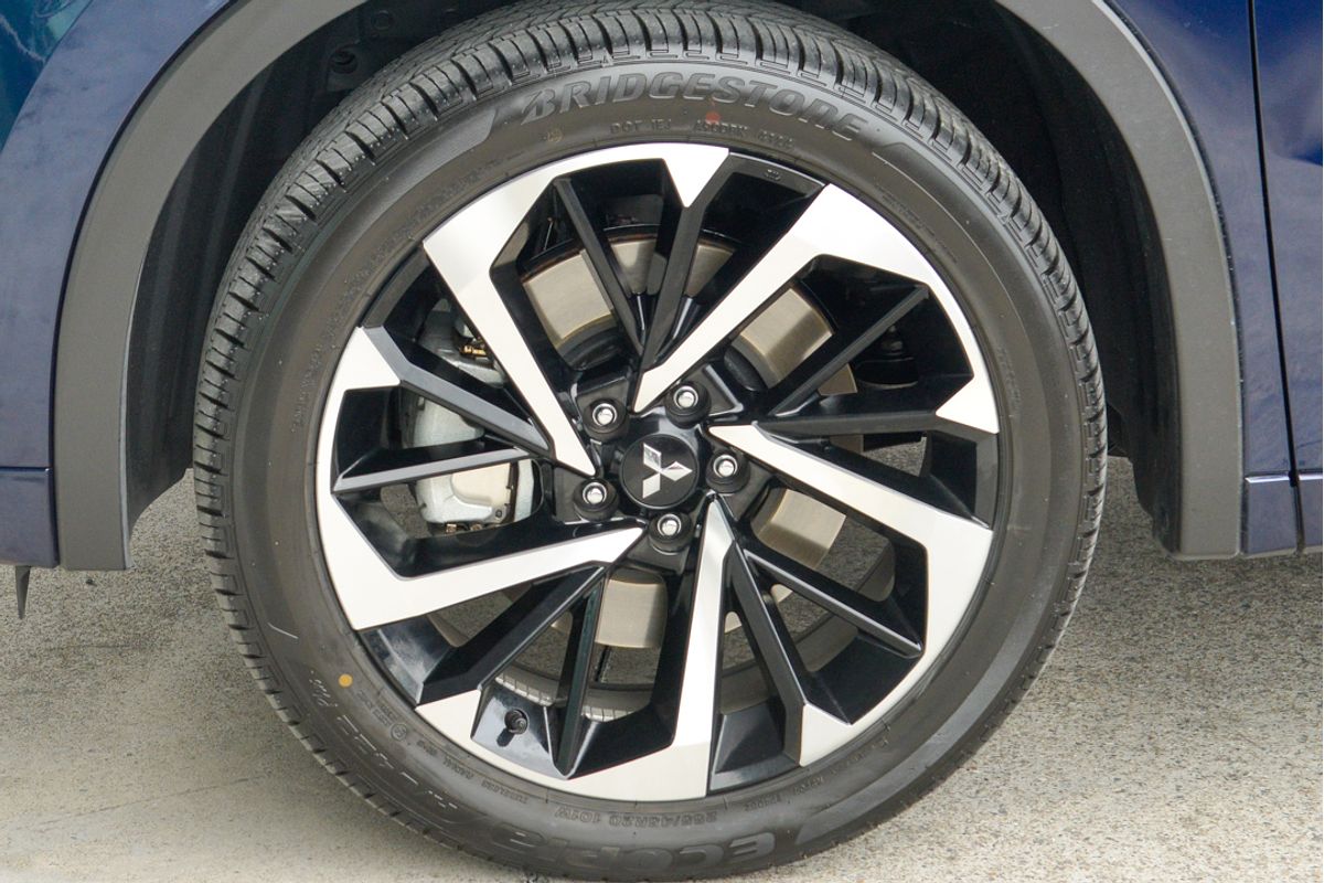 2024 Mitsubishi Outlander PHEV Exceed ZM