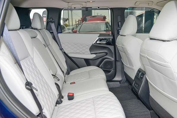 2024 Mitsubishi Outlander PHEV Exceed ZM