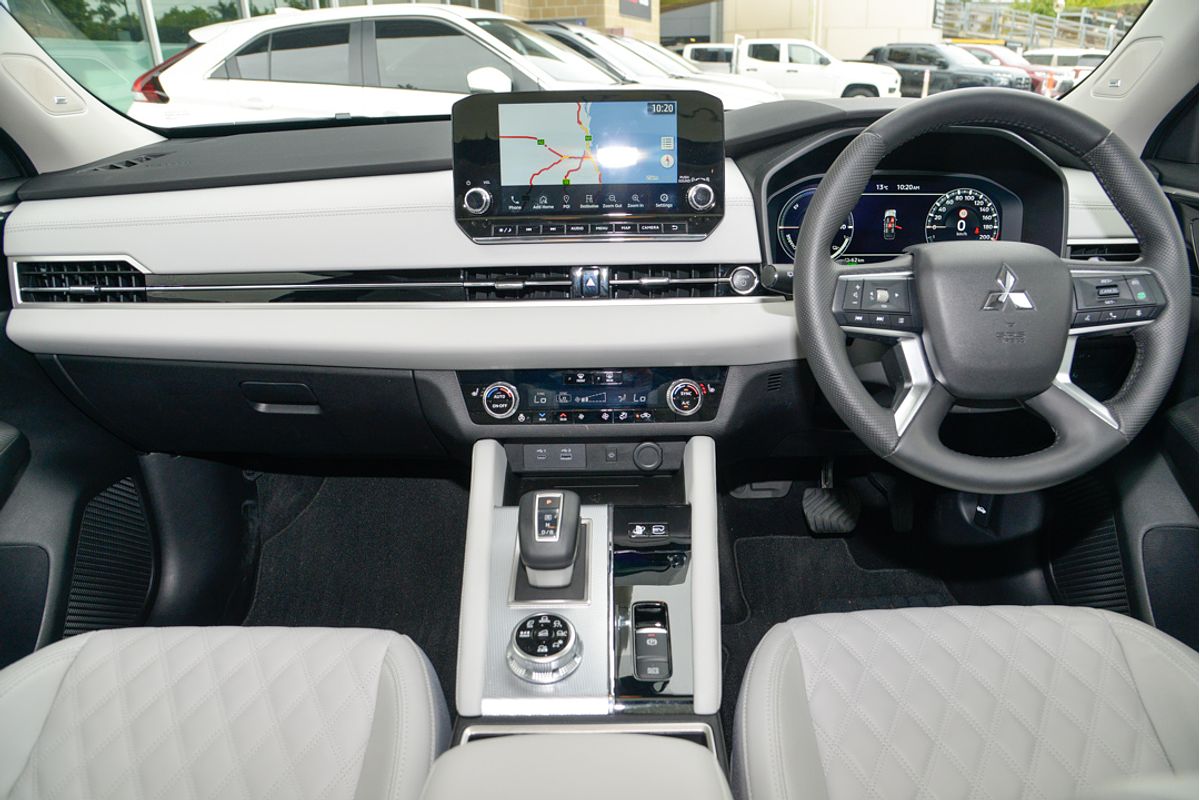 2024 Mitsubishi Outlander PHEV Exceed ZM