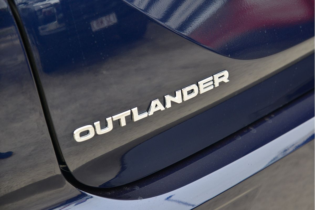 2024 Mitsubishi Outlander PHEV Exceed ZM