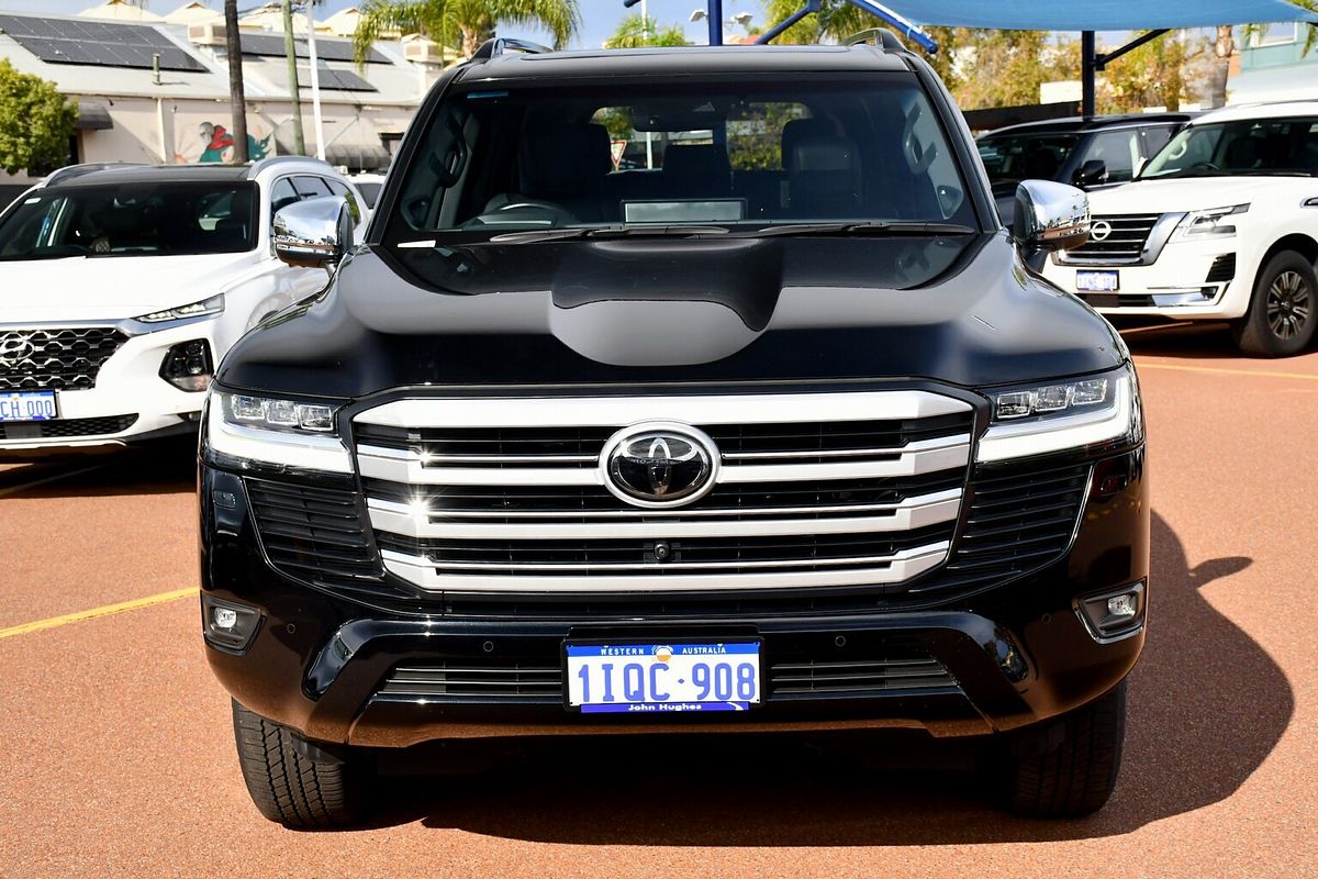 2023 Toyota Landcruiser Sahara FJA300R