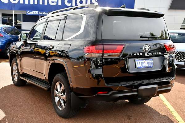 2023 Toyota Landcruiser Sahara FJA300R