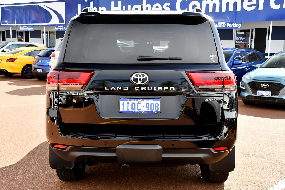 2023 Toyota Landcruiser Sahara FJA300R