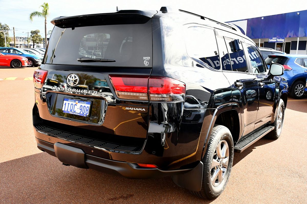 2023 Toyota Landcruiser Sahara FJA300R