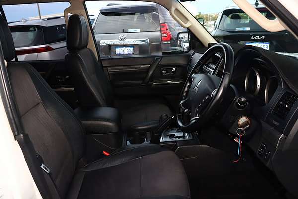 2014 Mitsubishi Pajero GLS NX