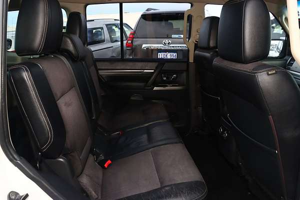 2014 Mitsubishi Pajero GLS NX