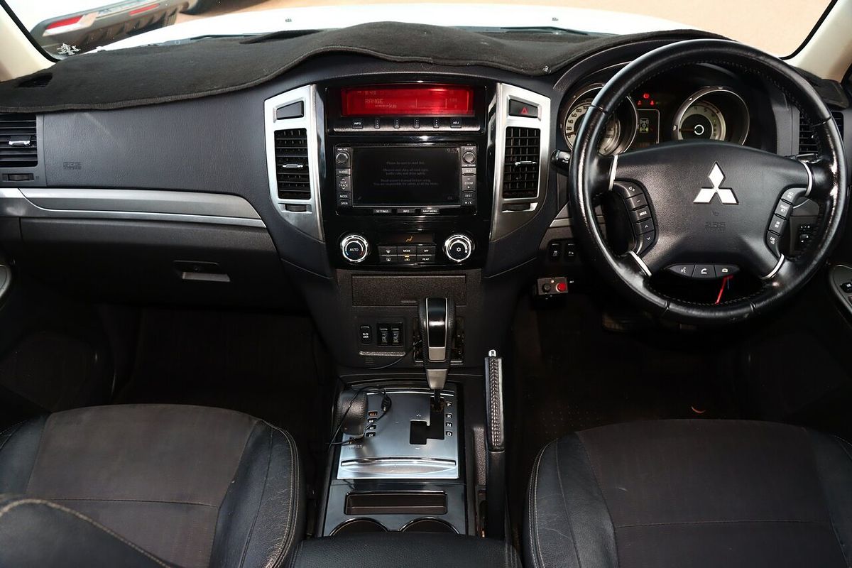 2014 Mitsubishi Pajero GLS NX
