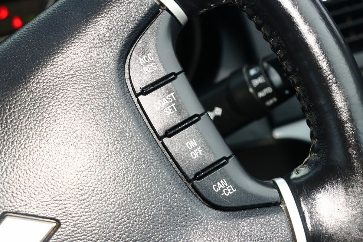 2014 Mitsubishi Pajero GLS NX