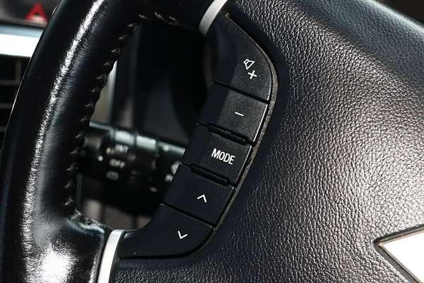 2014 Mitsubishi Pajero GLS NX
