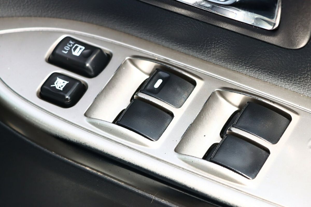 2014 Mitsubishi Pajero GLS NX