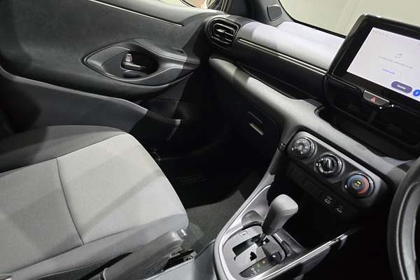 2024 Toyota Yaris Ascent Sport MXPA10R