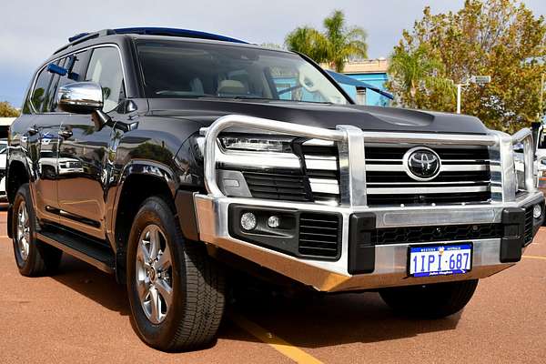 2024 Toyota Landcruiser Sahara FJA300R