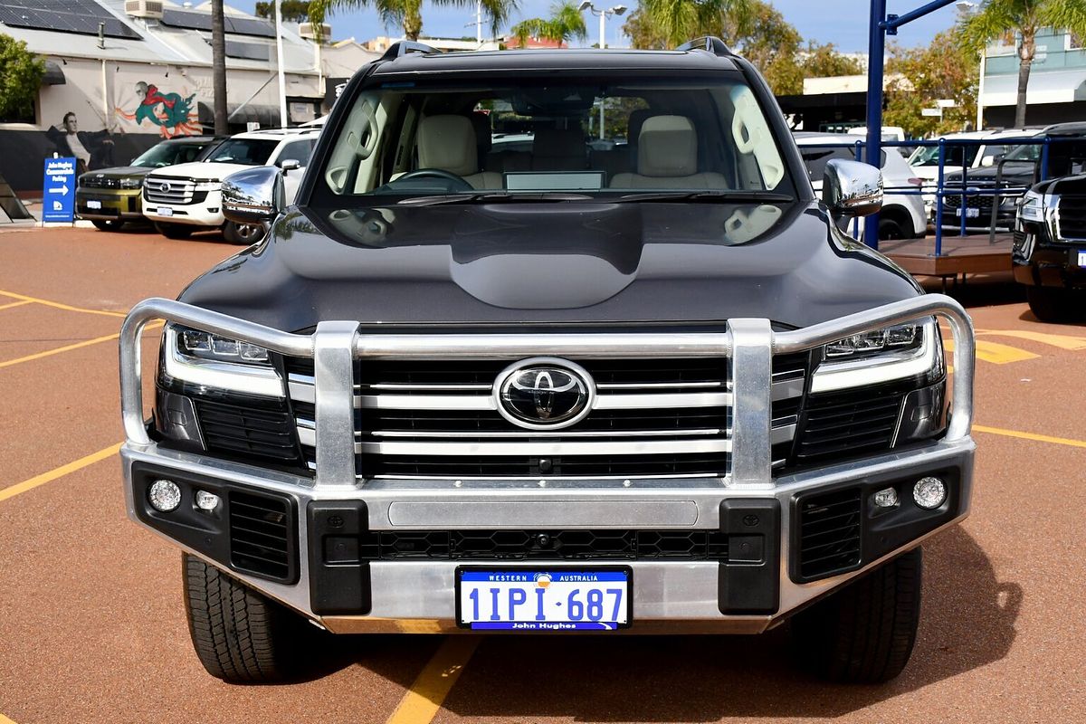 2024 Toyota Landcruiser Sahara FJA300R