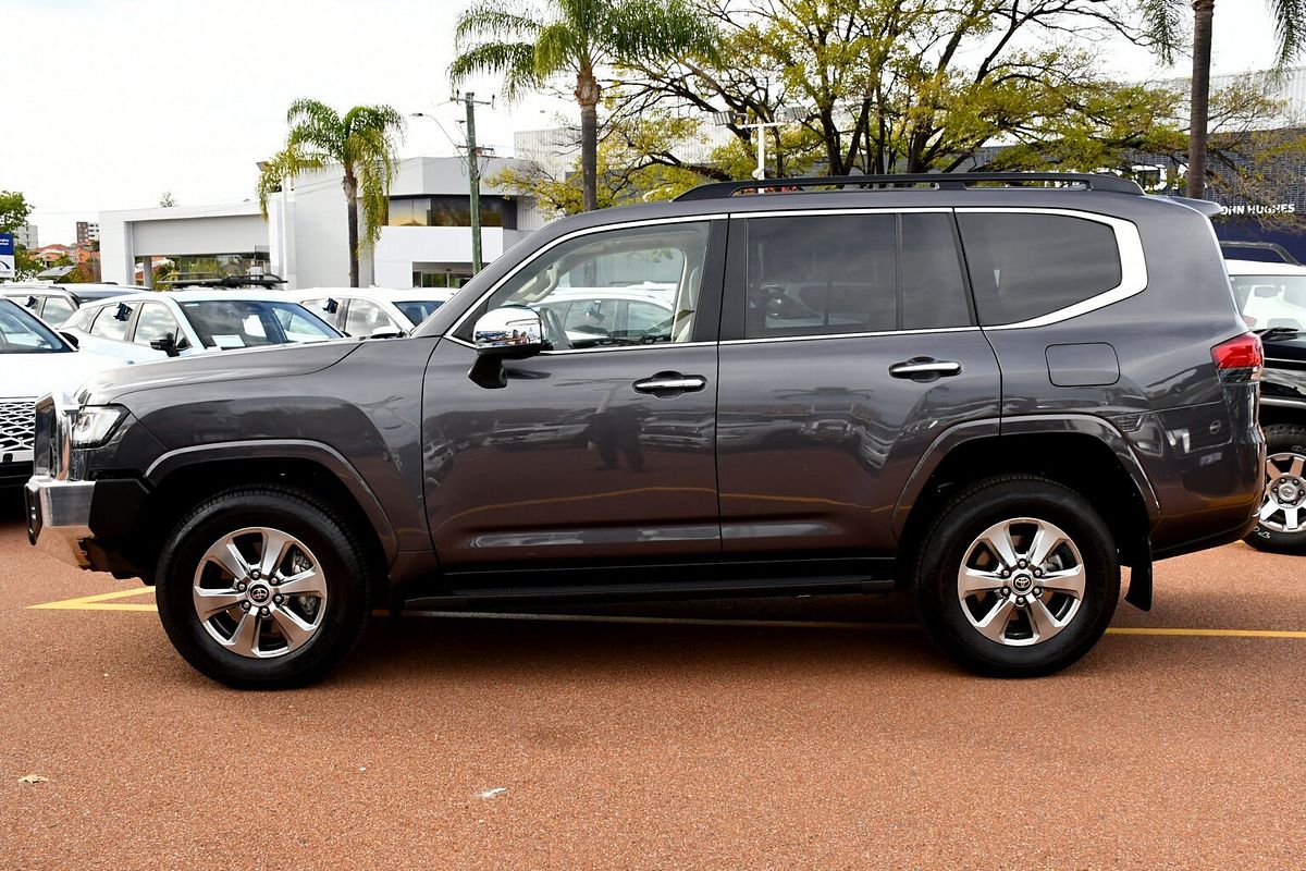 2024 Toyota Landcruiser Sahara FJA300R