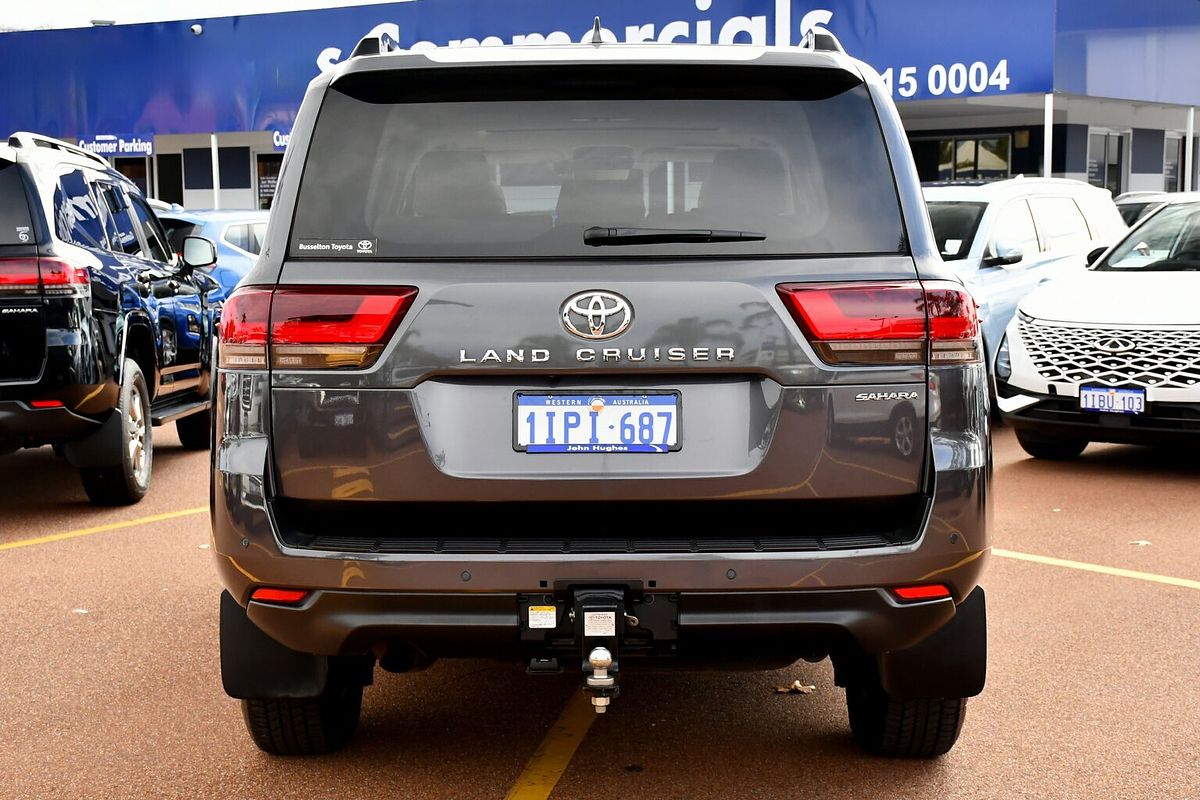 2024 Toyota Landcruiser Sahara FJA300R