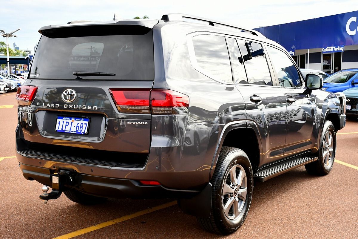 2024 Toyota Landcruiser Sahara FJA300R