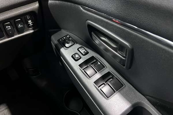 2023 Mitsubishi ASX ES XD
