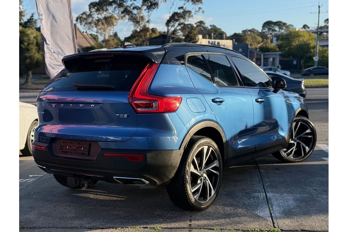 2019 Volvo XC40 T5 R-Design