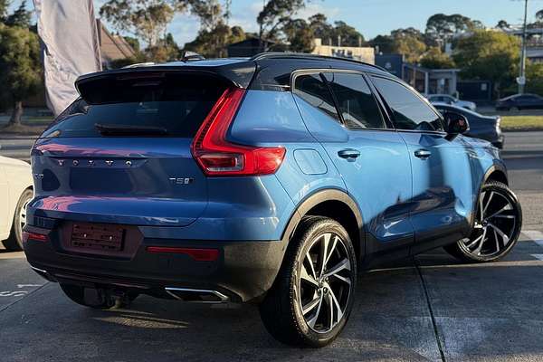 2019 Volvo XC40 T5 R-Design